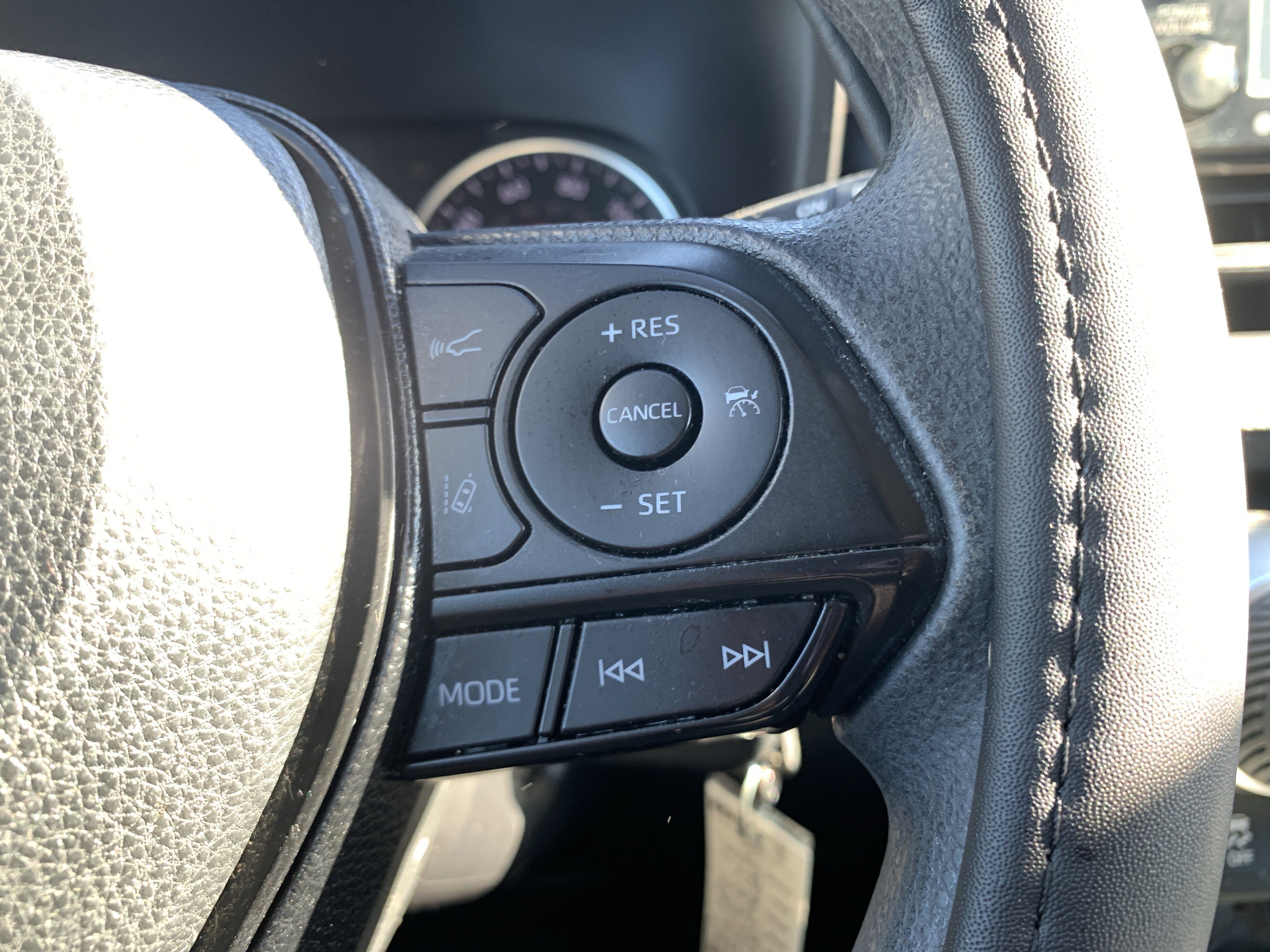 Used 2020 Toyota RAV4 LE w/ All Weather Liner Package image 20