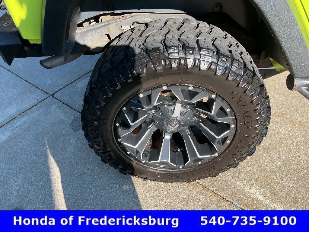 Used 2016 Jeep Wrangler Unlimited Sport w/ Connectivity Group AWD/4WD image 13