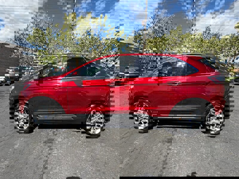Used 2016 Ford Edge Titanium w/ Technology Package FWD image 8
