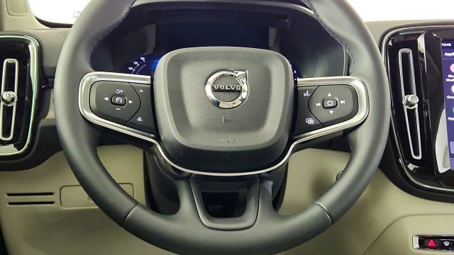 New 2026 Volvo XC40 B5 Plus w/ Protection Package Premier AWD/4WD image 24