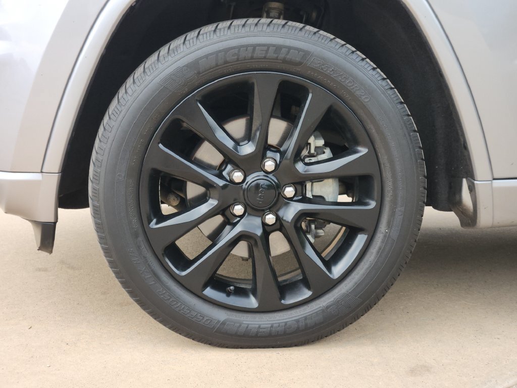 Used 2019 Jeep Grand Cherokee Altitude AWD/4WD image 10