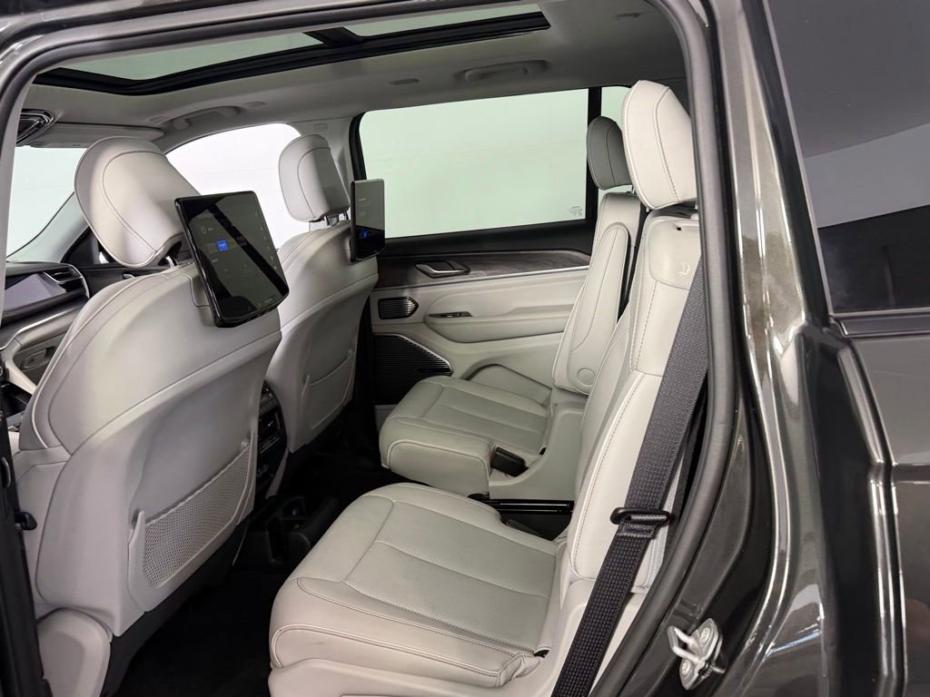 Certified 2023 Jeep Grand Cherokee L Overland w/ Rear Seat Video Group I AWD/4WD image 27
