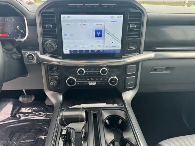 Certified 2022 Ford F150 Lariat w/ Equipment Group 502A High image 18