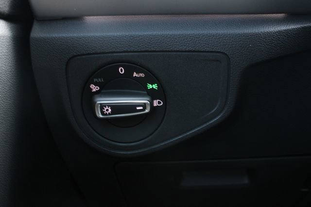 Used 2023 Volkswagen Atlas Cross Sport SEL R-Line image 11