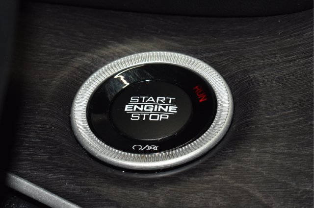Used 2023 Jeep Grand Cherokee Limited AWD/4WD image 21