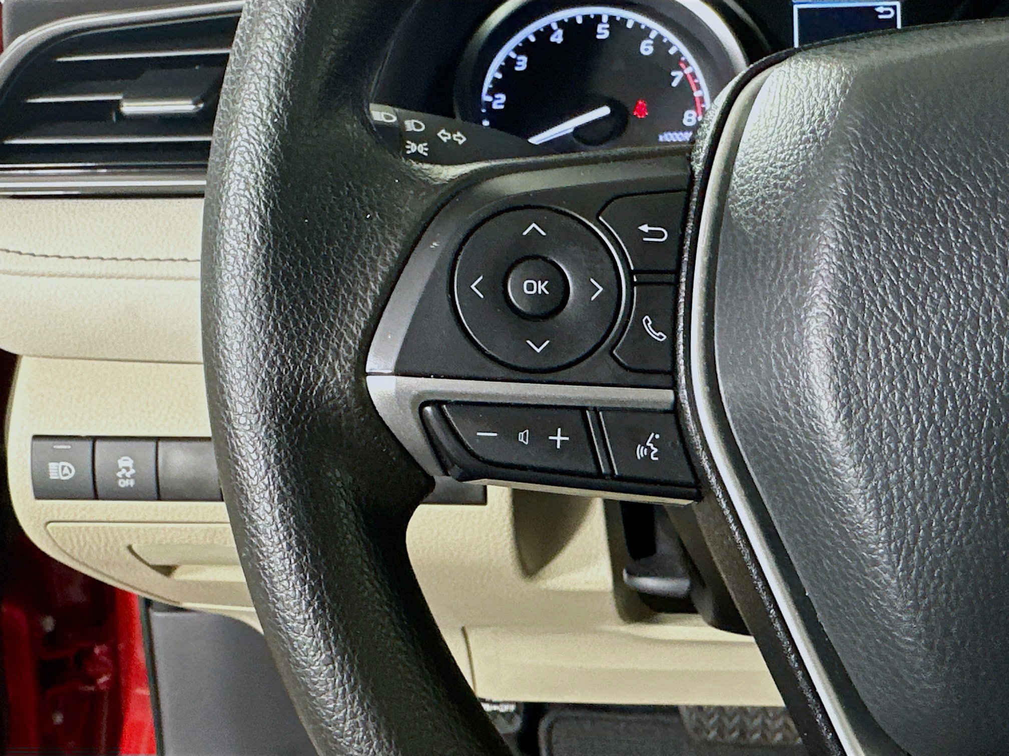 Used 2024 Toyota Camry LE FWD image 16