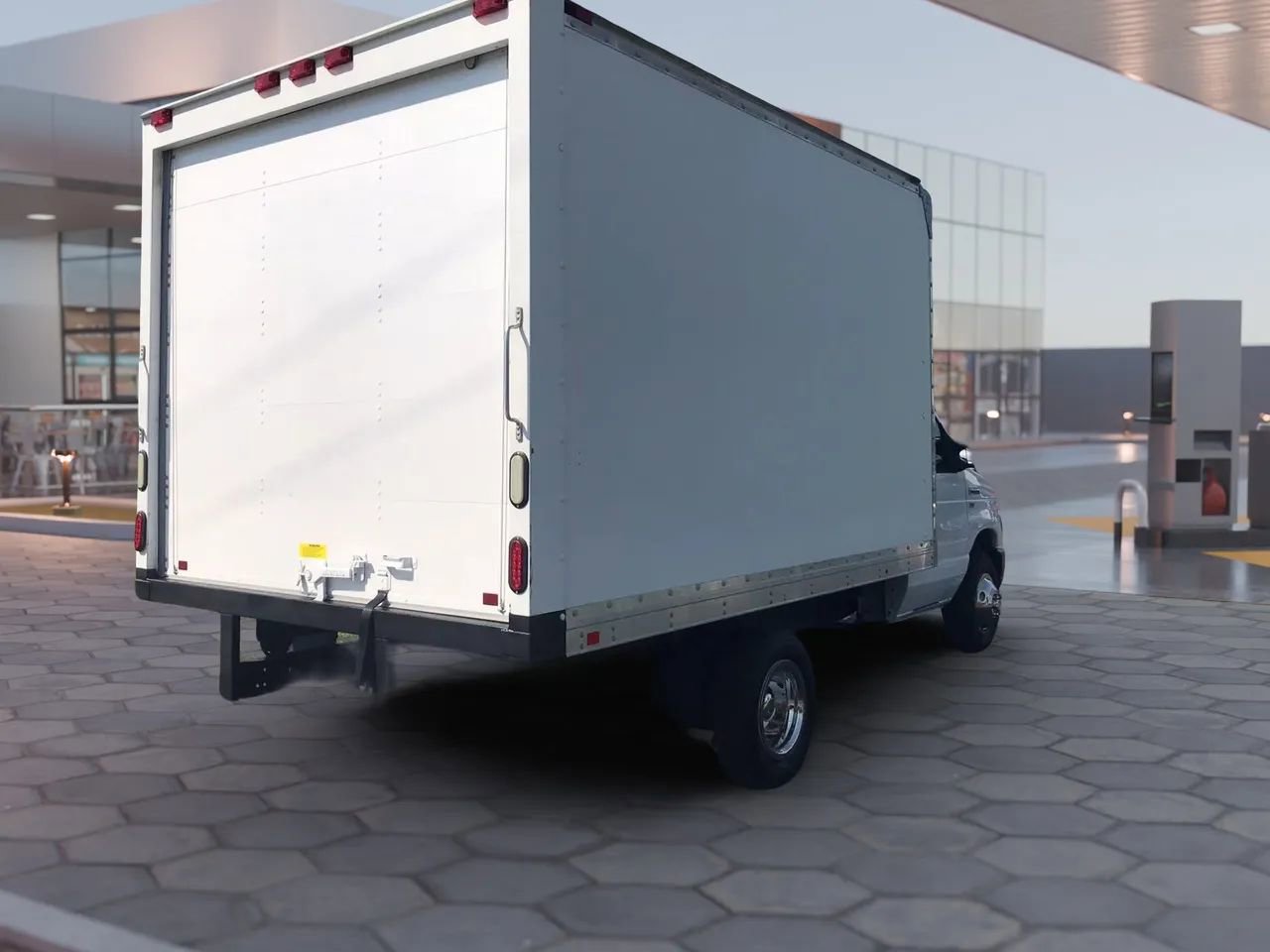 Used 2014 Ford E-350 and Econoline 350 Super Duty RWD image 5