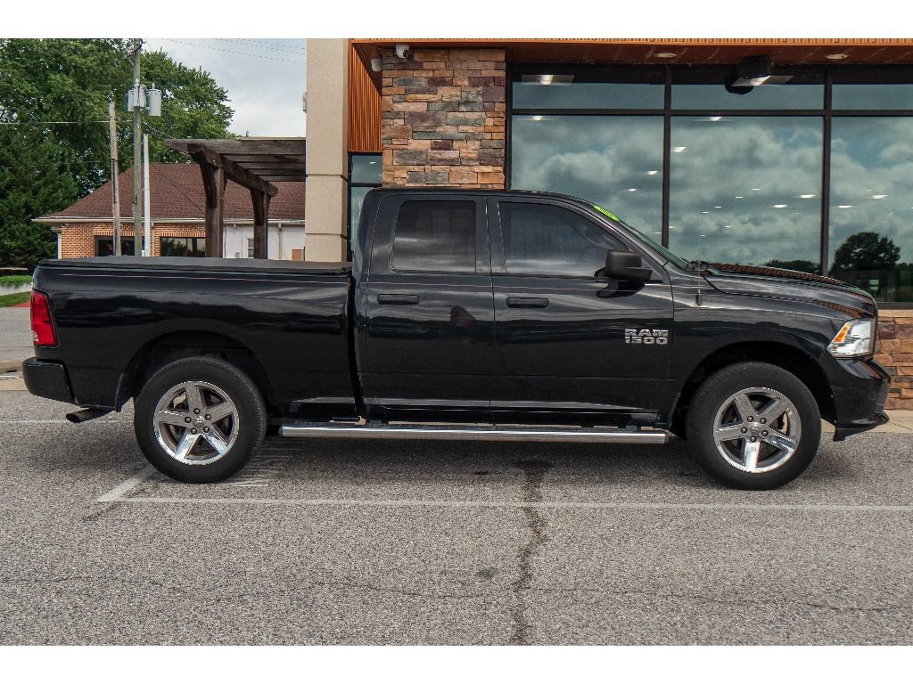 Used 2018 RAM 1500 Express w/ Express Value Package AWD/4WD image 2