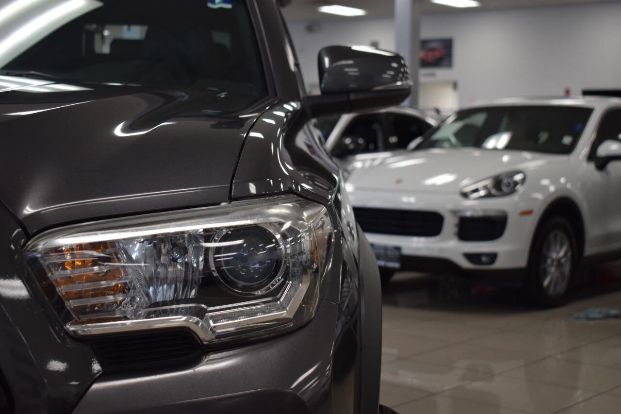 Used 2017 Toyota Tacoma TRD Off-Road image 43