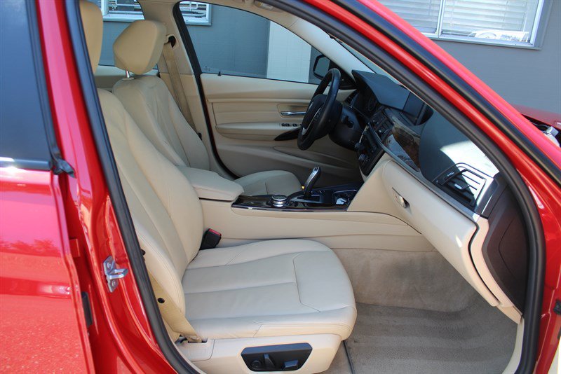 Used 2014 BMW 335i xDrive Sedan AWD/4WD image 27