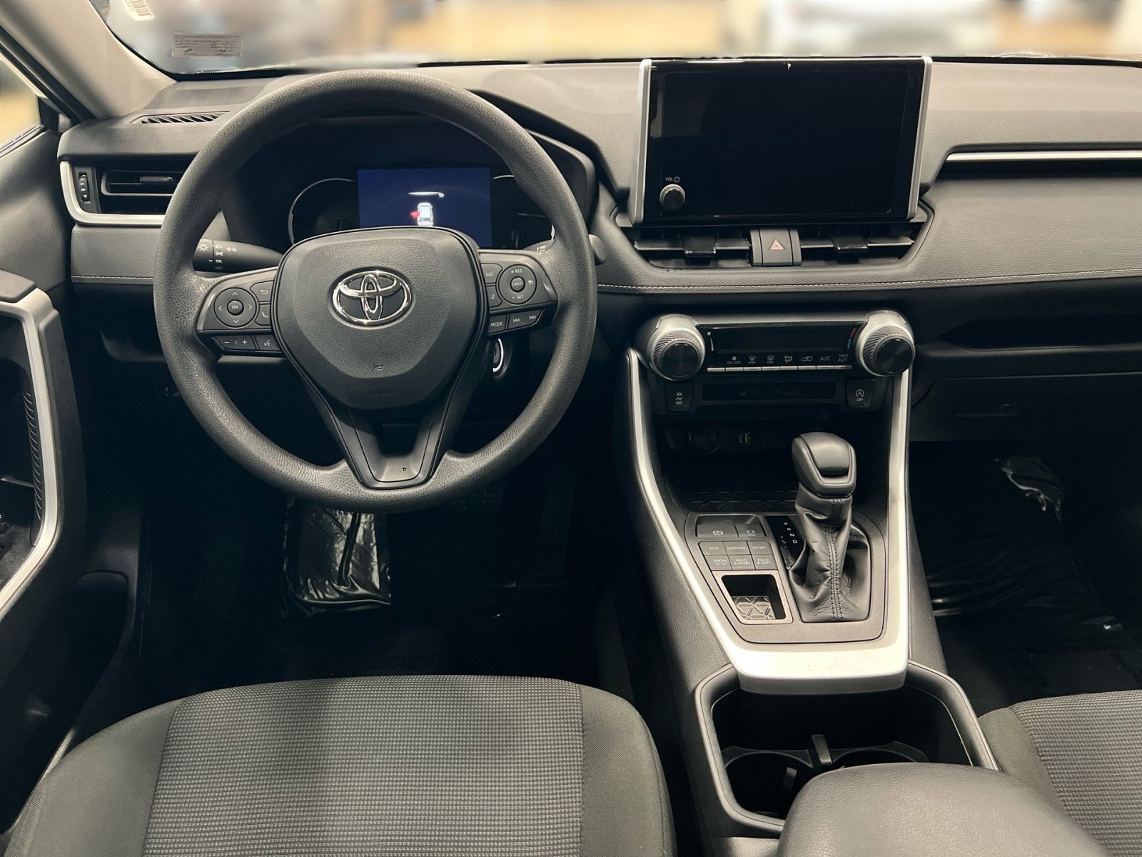 Used 2024 Toyota RAV4 LE image 19