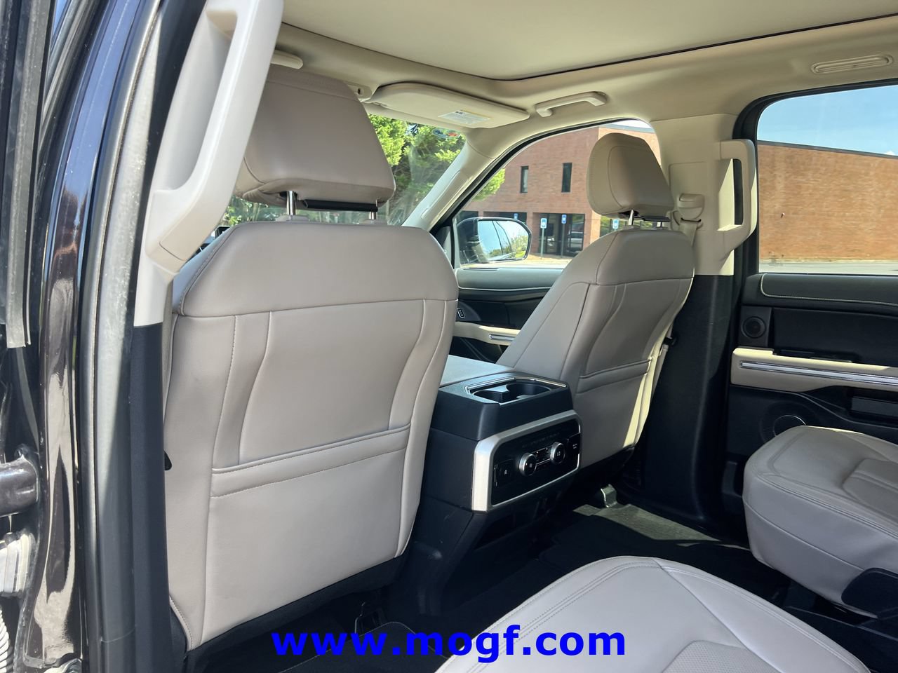 Used 2024 Ford Expedition Limited AWD/4WD image 21