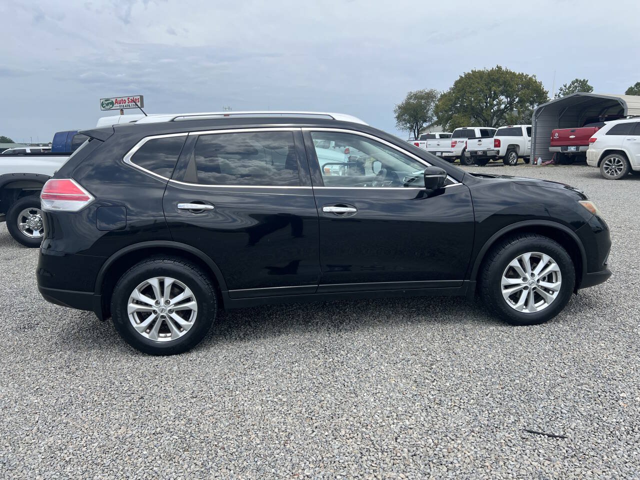 Used 2015 Nissan Rogue SV w/ SV Premium Package FWD image 5