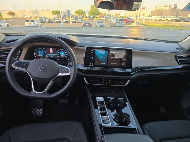 Used 2024 Volkswagen Atlas SE FWD image 14