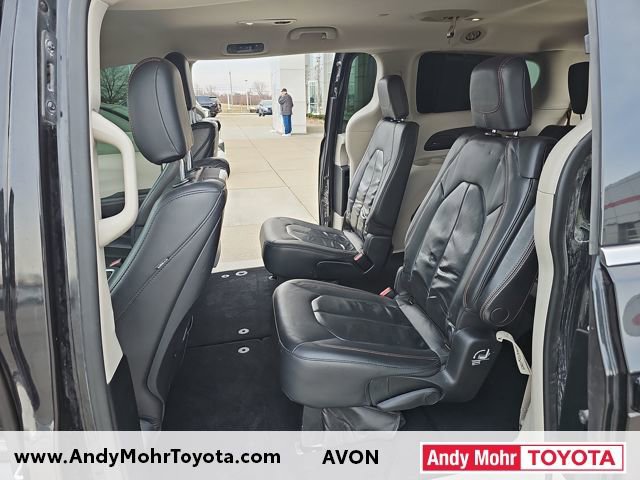 Used 2018 Chrysler Pacifica Touring-L Plus image 23