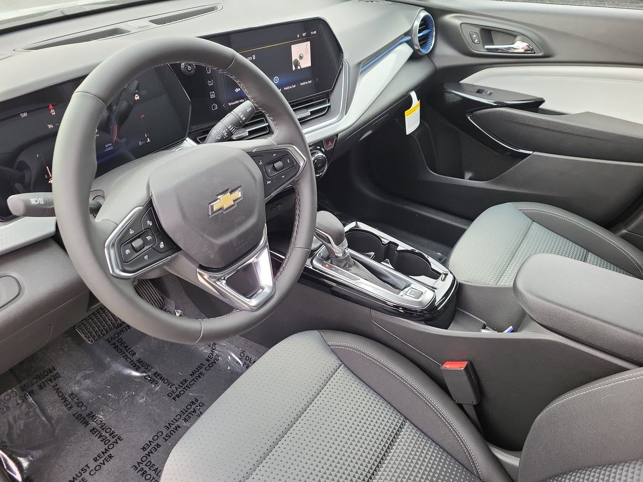 Used 2026 Chevrolet Trax LT w/ LT Convenience Package image 16