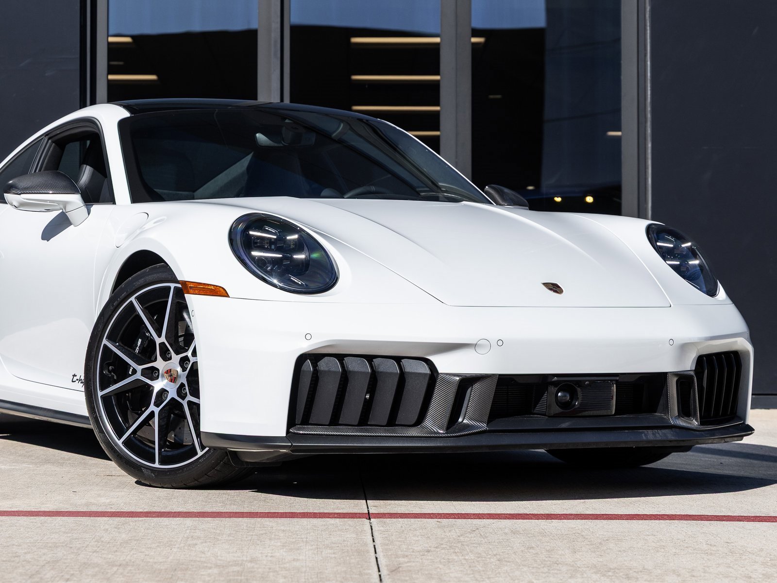 Certified 2025 Porsche 911 Carrera GTS image 9
