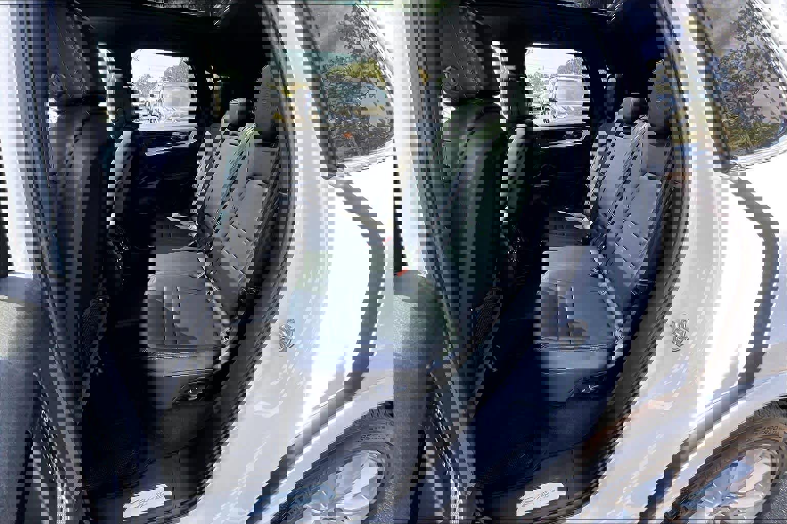 Used 2025 Porsche Cayenne image 21