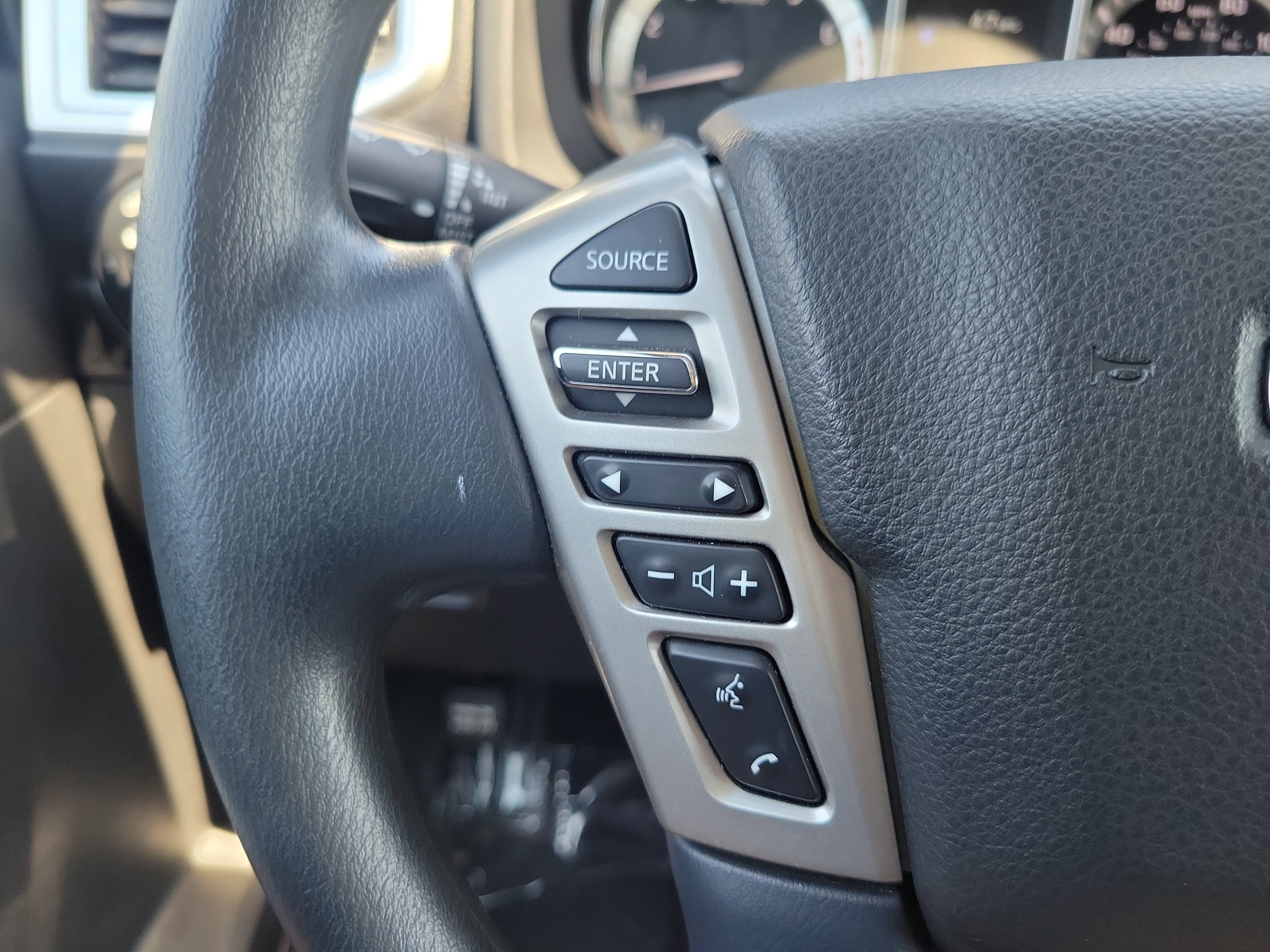 Certified 2019 Nissan Titan SV AWD/4WD image 23