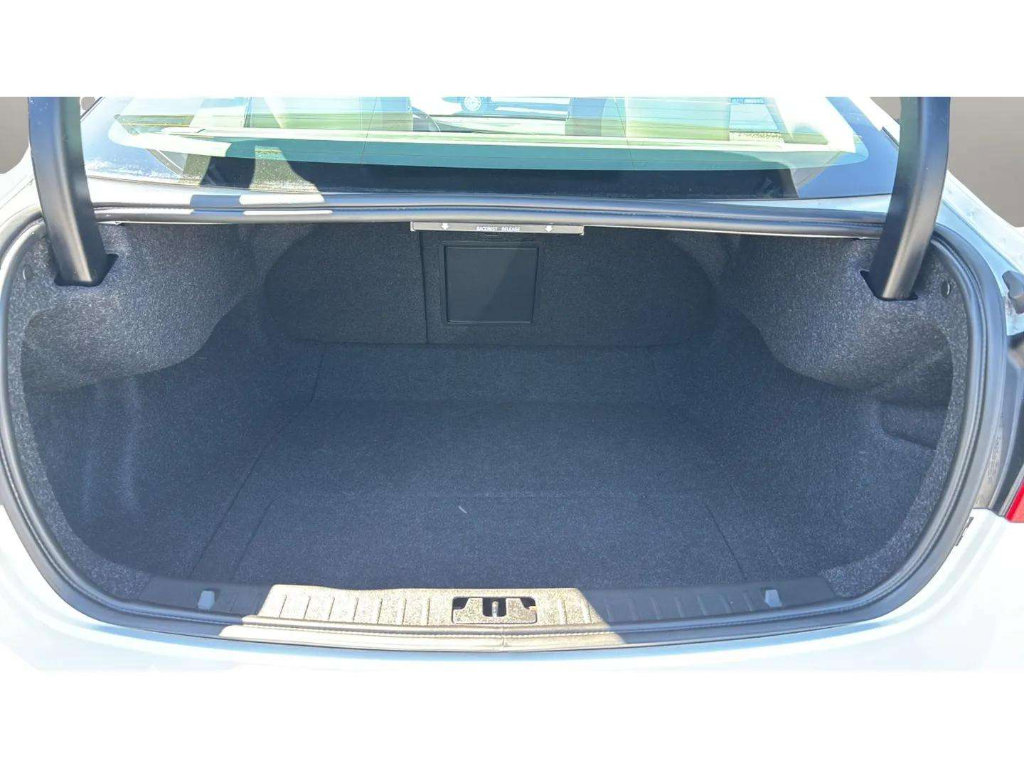 Used 2017 Volvo S60 T5 Inscription image 9