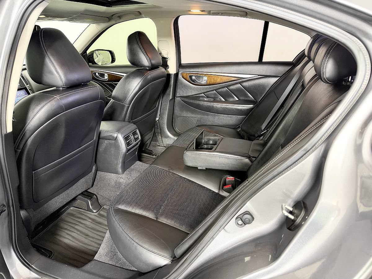 Used 2015 INFINITI Q50 w/ Deluxe Touring Package RWD image 38
