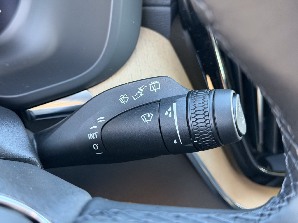 New 2026 Volvo XC60 T8 Ultra w/ Climate Package AWD/4WD image 29