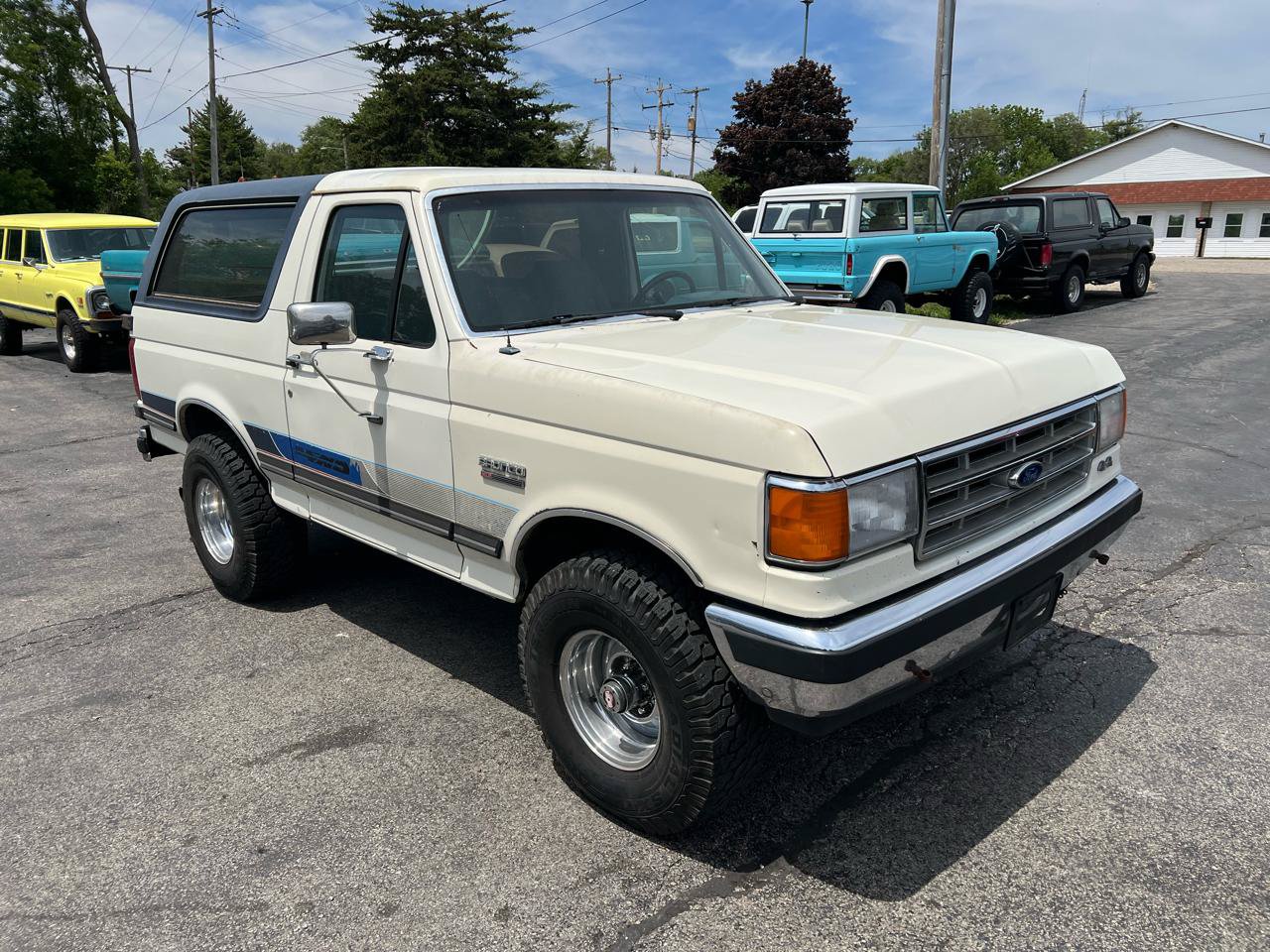 Used 1988 Ford Bronco AWD/4WD image 3