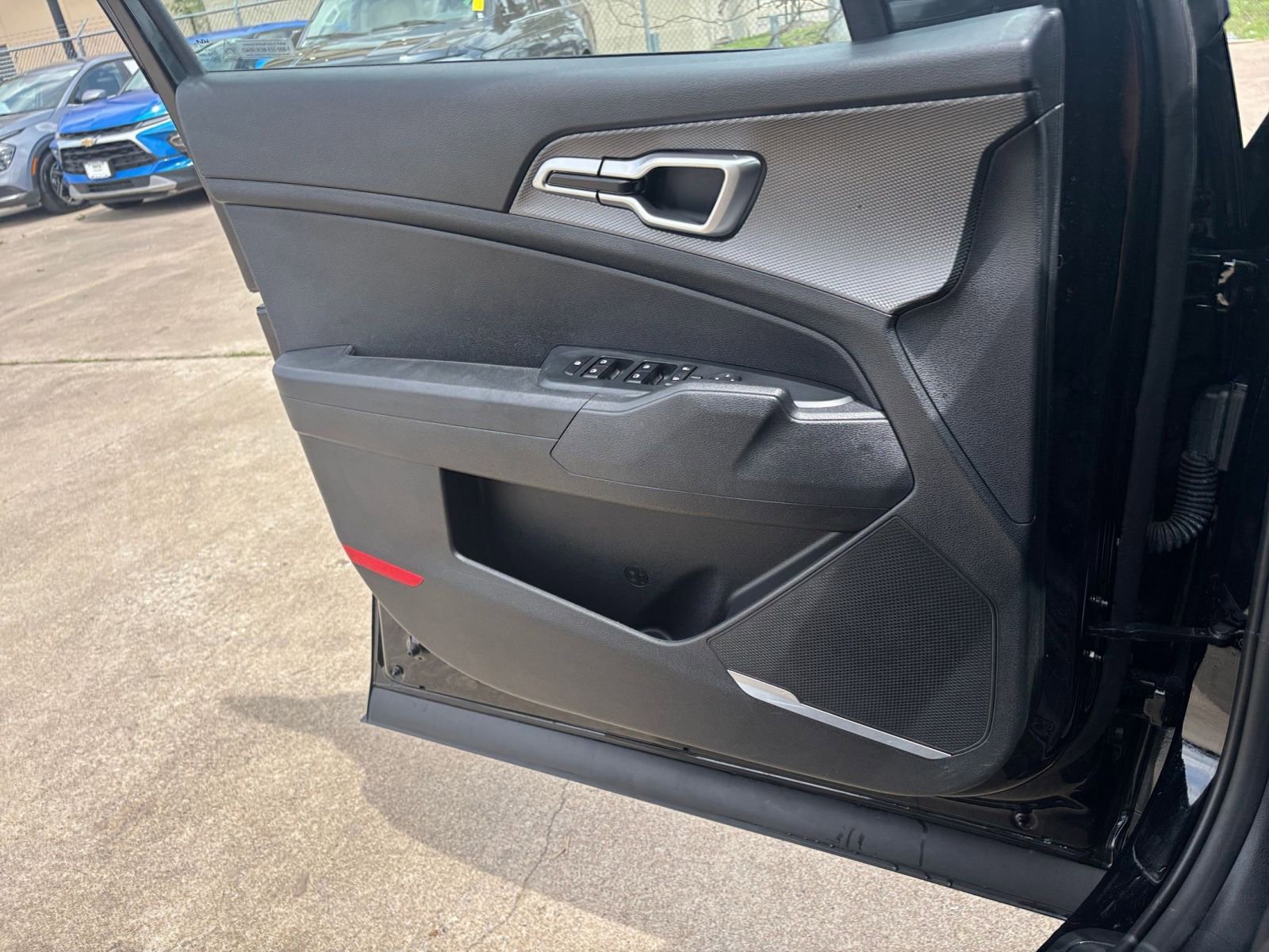Used 2025 Kia Sportage LX image 18