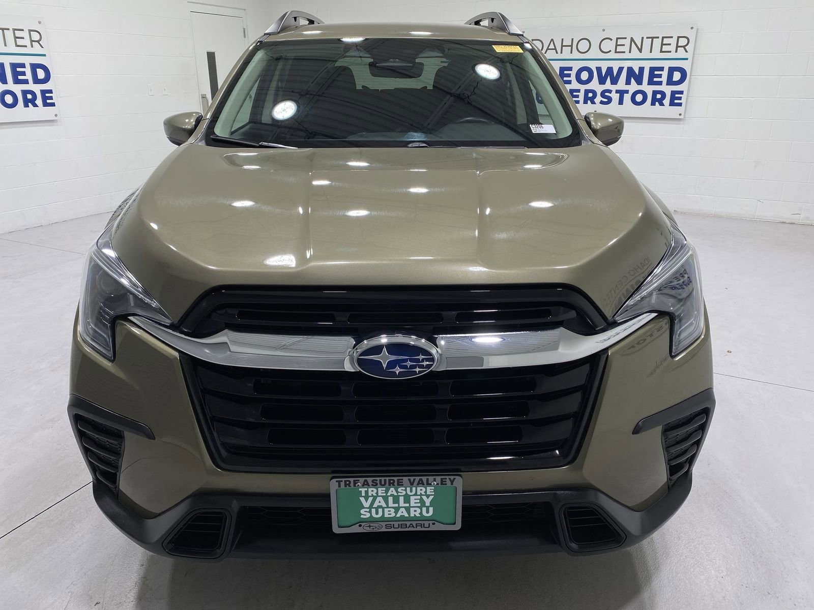 Used 2025 Subaru Ascent Premium AWD/4WD image 3