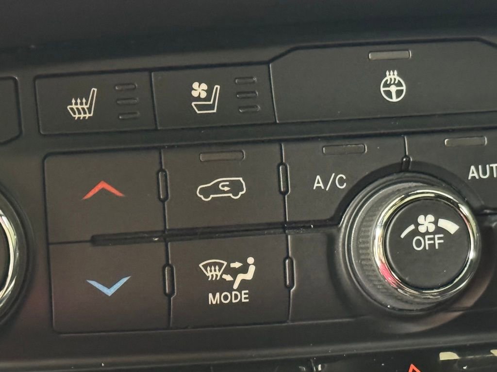 Used 2021 Dodge Durango SRT w/ Technology Group AWD/4WD image 40