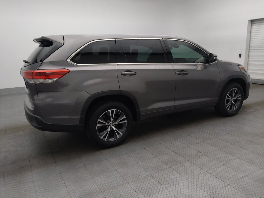 Used 2018 Toyota Highlander LE image 10