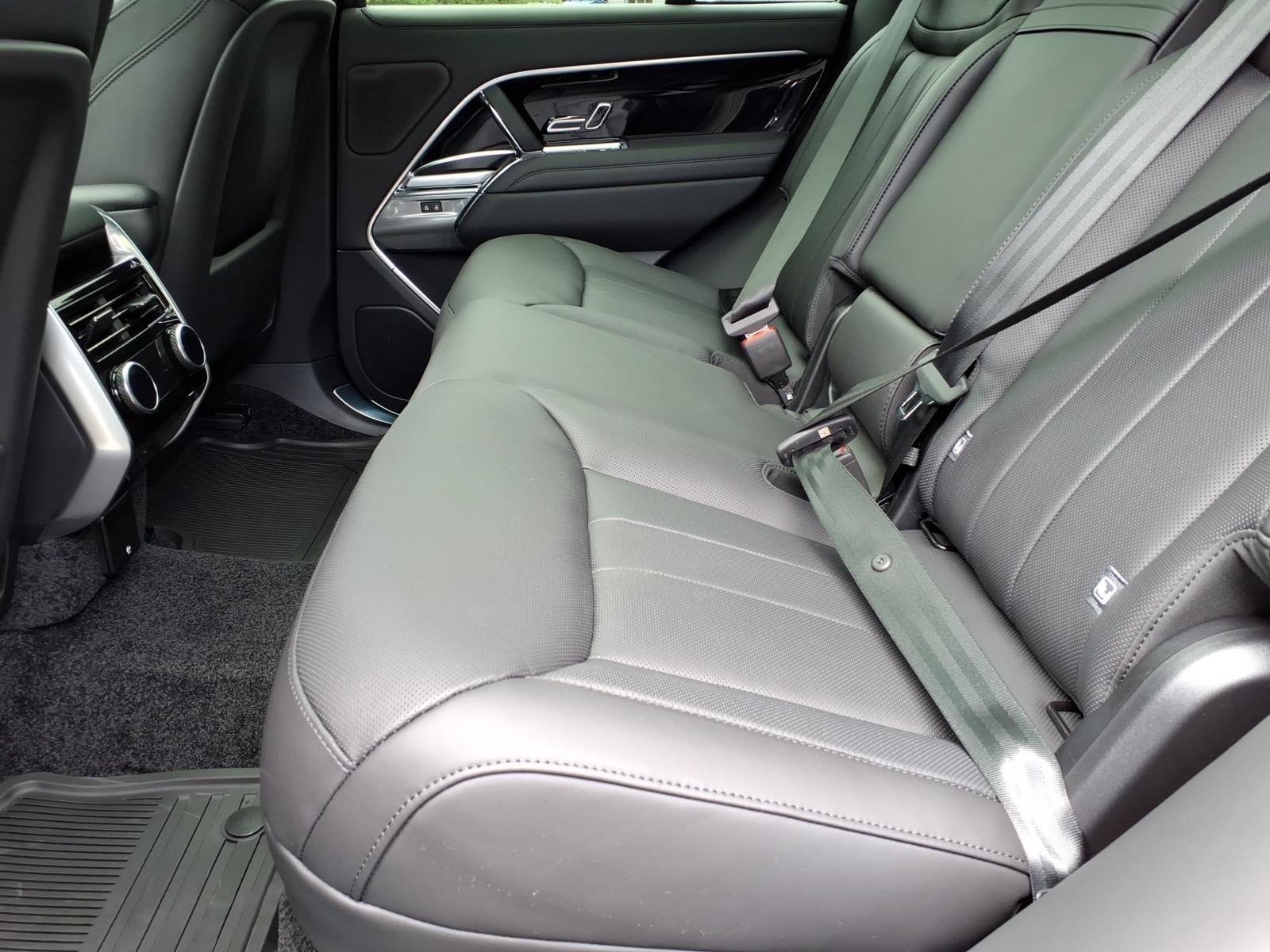 New 2026 Land Rover Range Rover SE AWD/4WD image 5