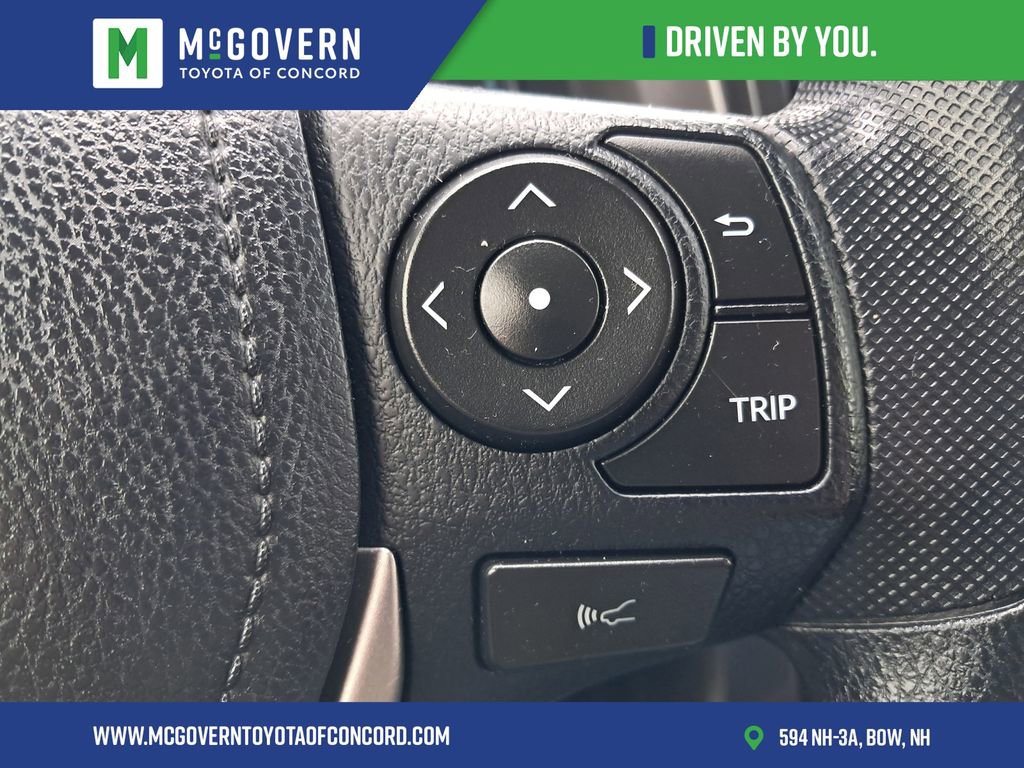 Used 2018 Toyota RAV4 LE AWD/4WD image 19