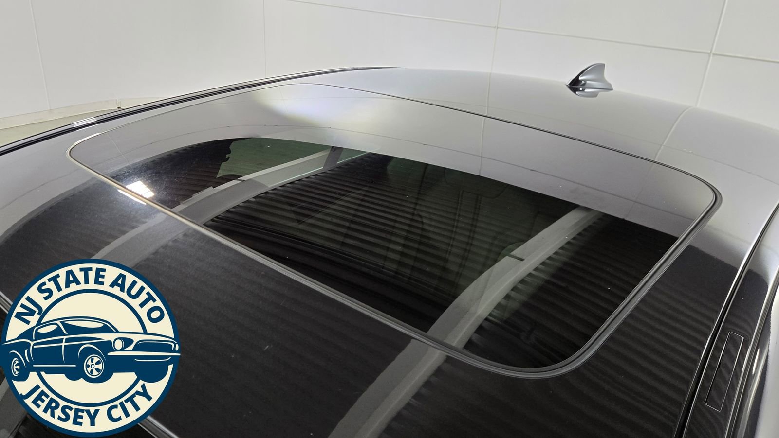 Used 2018 BMW 530e xDrive w/ Premium Package 2 image 10