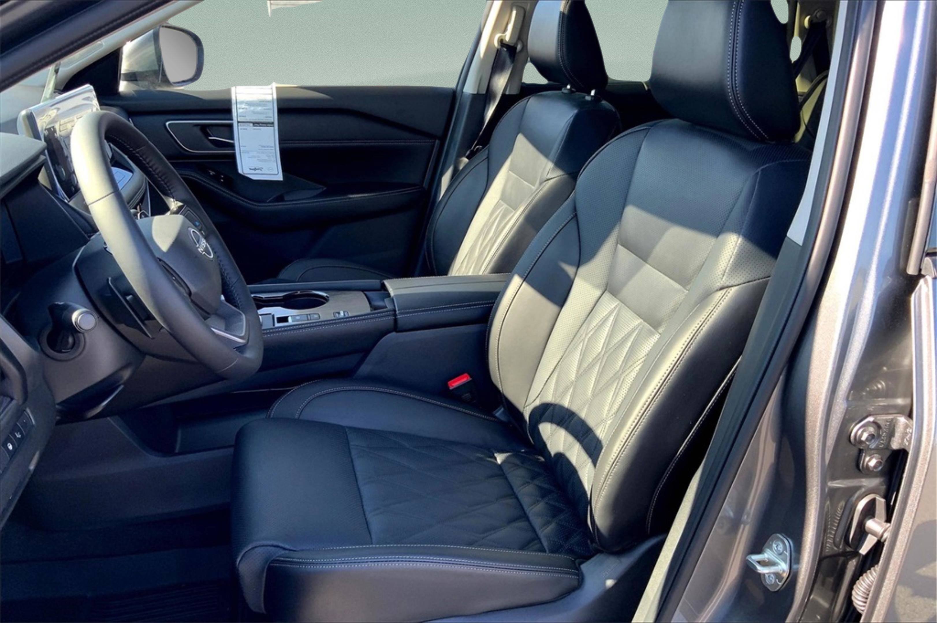 New 2025 Nissan Rogue Platinum w/ Platinum Premium Package image 10