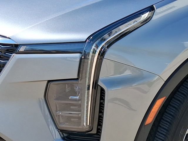Certified 2025 Cadillac XT4 Premium Luxury AWD/4WD image 7
