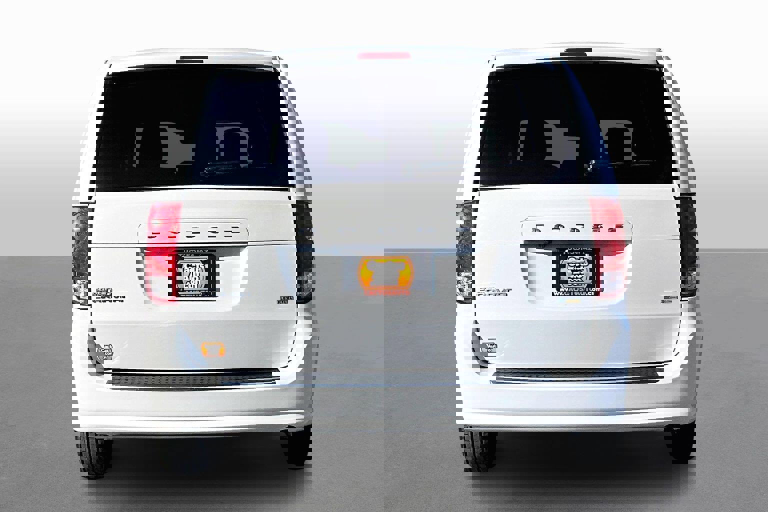 Used 2018 Dodge Grand Caravan SE w/ UConnect Hands-Free Group image 4