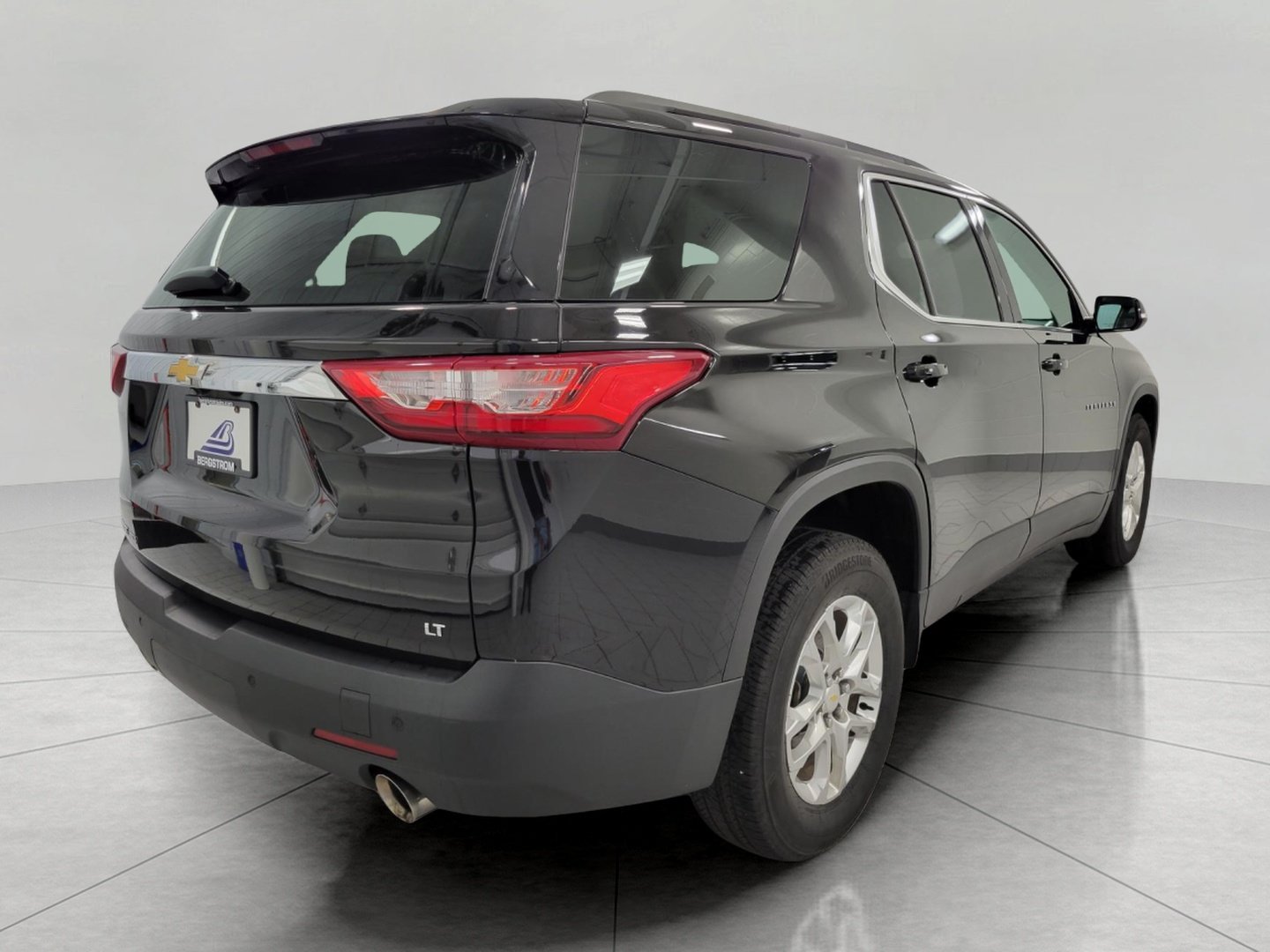 Used 2021 Chevrolet Traverse LT w/ LPO, Floor Liner Package AWD/4WD image 48