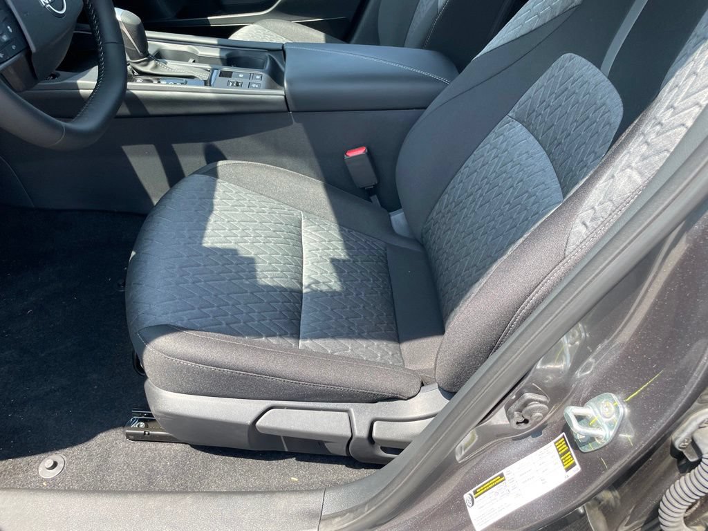 New 2026 Nissan Sentra SV w/ SV Convenience Package FWD image 9