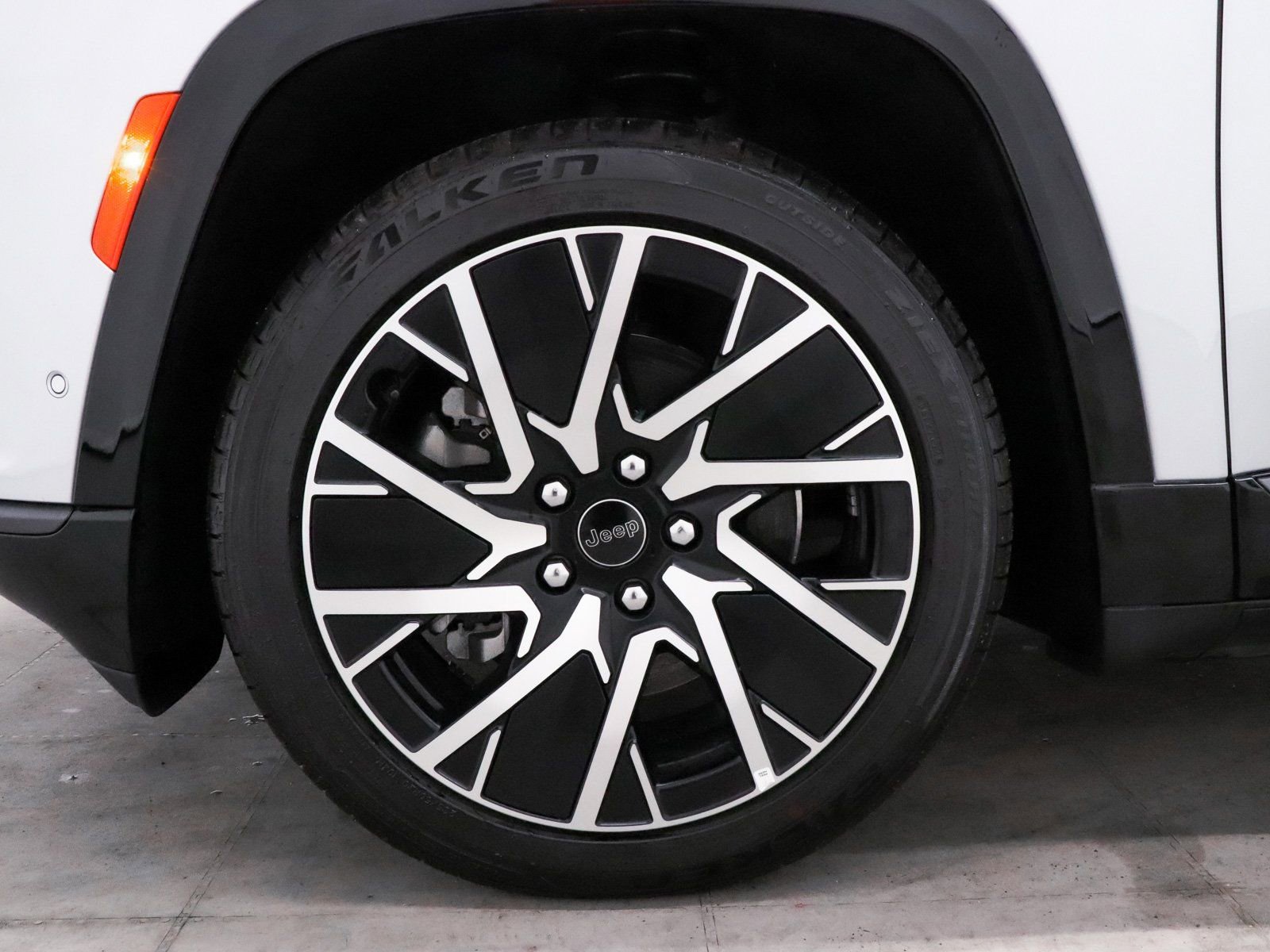 Used 2025 Jeep Wagoneer S Limited image 8