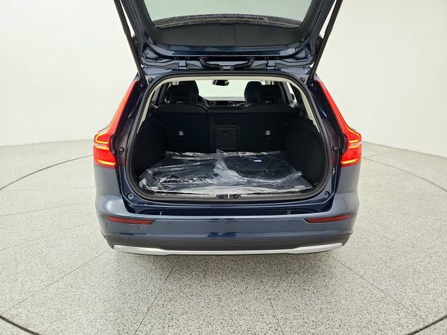 New 2026 Volvo V60 B5 Cross Country Plus w/ Climate Package image 19