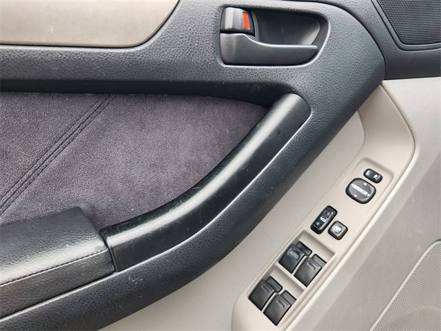 Used 2004 Toyota 4Runner Limited image 17