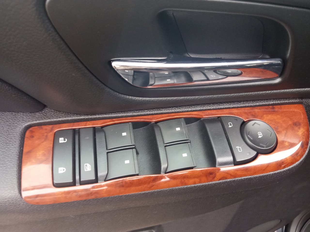 Used 2013 GMC Yukon SLE w/ Convenience Package image 10