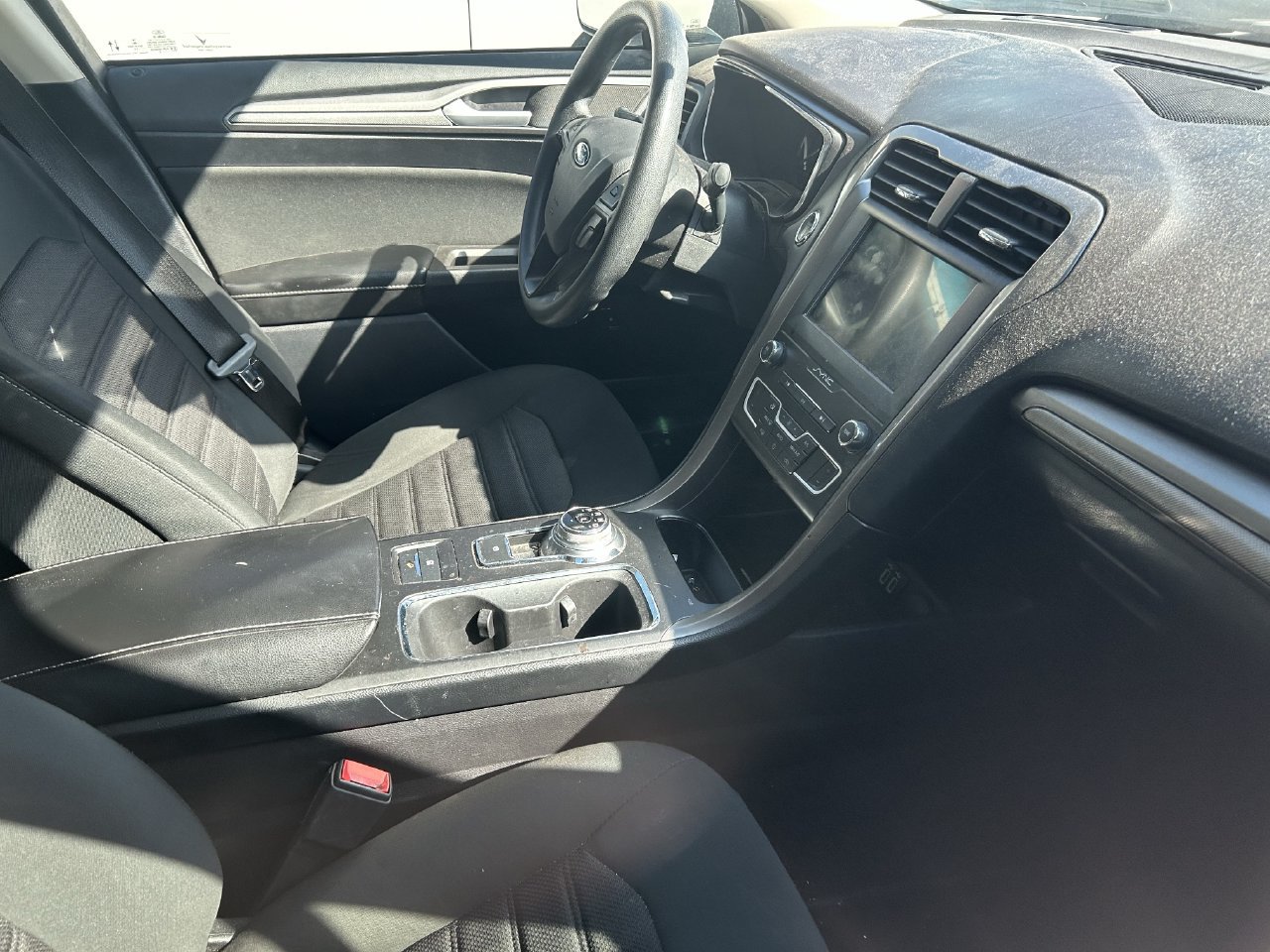 Used 2020 Ford Fusion SE FWD image 7