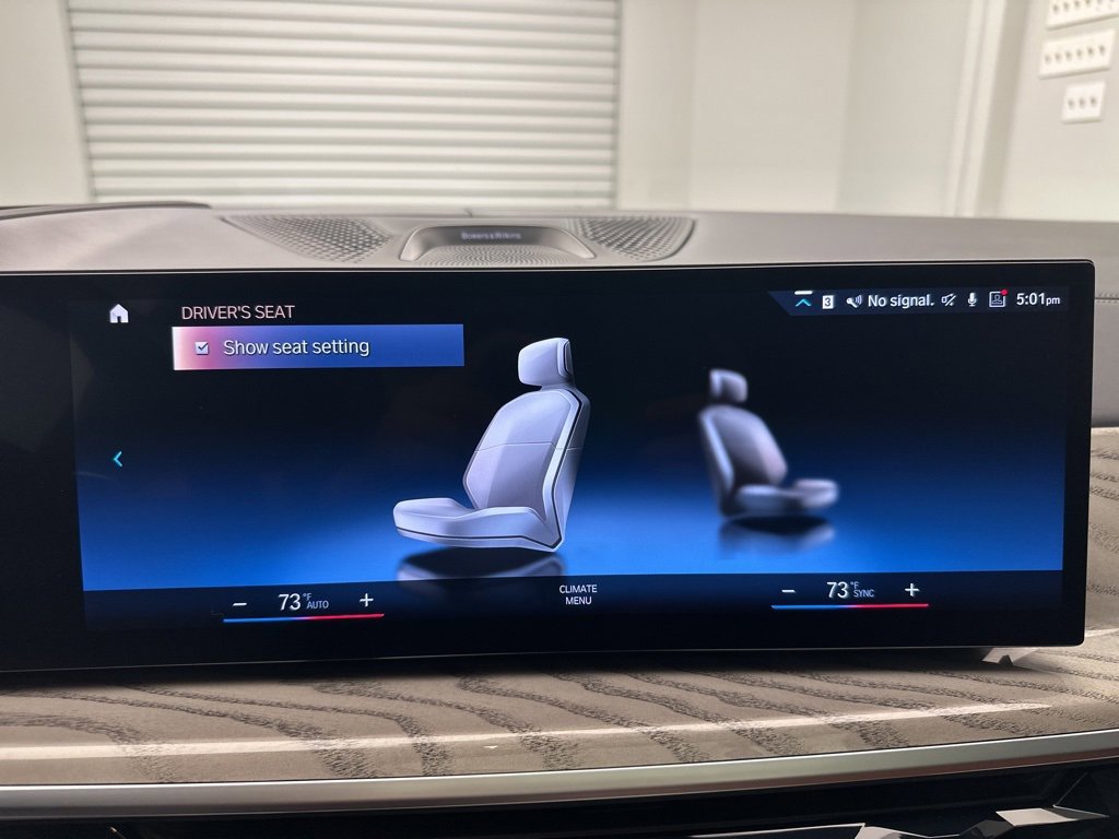 Used 2023 BMW X7 M60i w/ Executive Package image 25