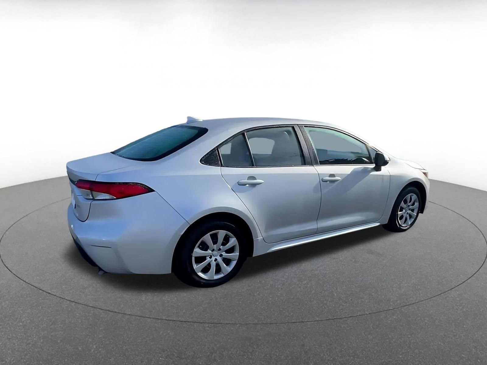 Used 2025 Toyota Corolla LE image 15