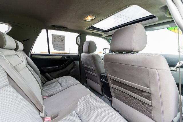 Used 2007 Toyota 4Runner SR5 AWD/4WD image 16