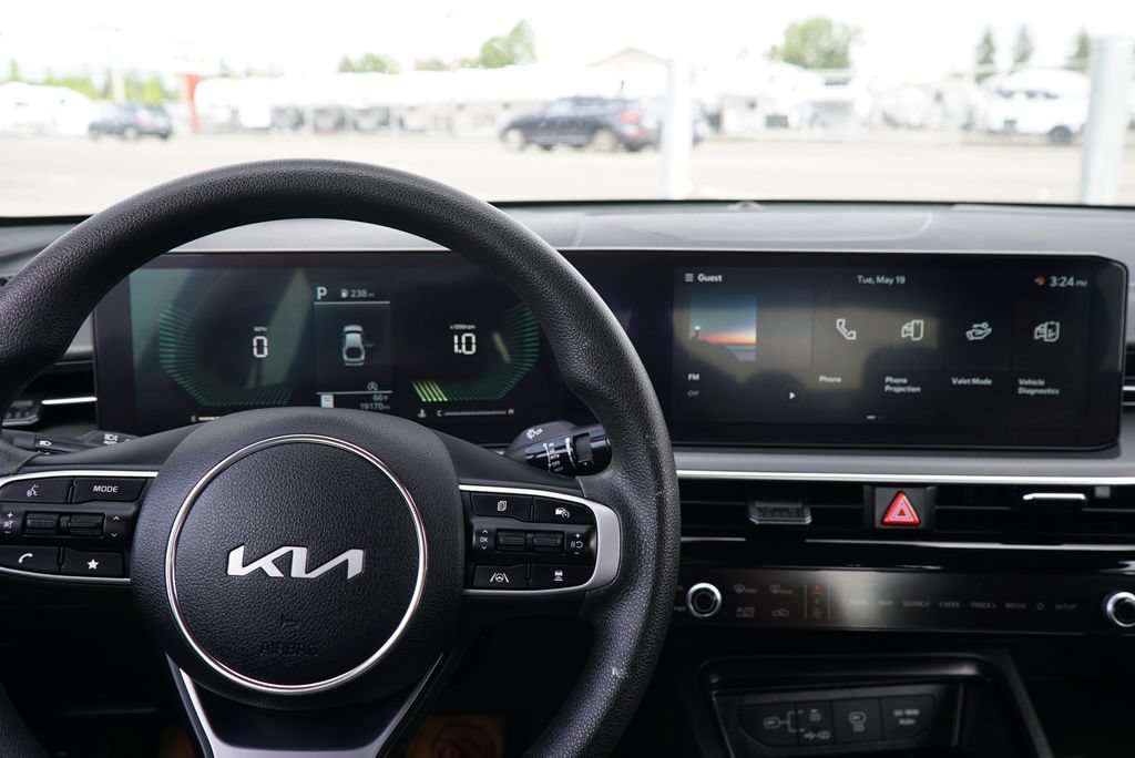 Used 2025 Kia K5 LXS FWD image 15