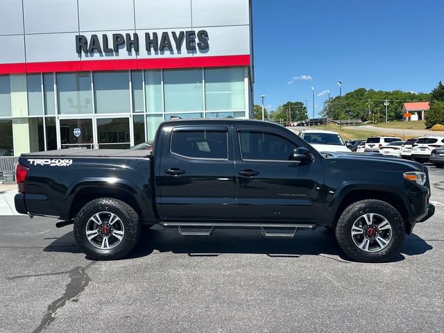 Used 2018 Toyota Tacoma TRD Sport w/ Technology Package AWD/4WD image 2