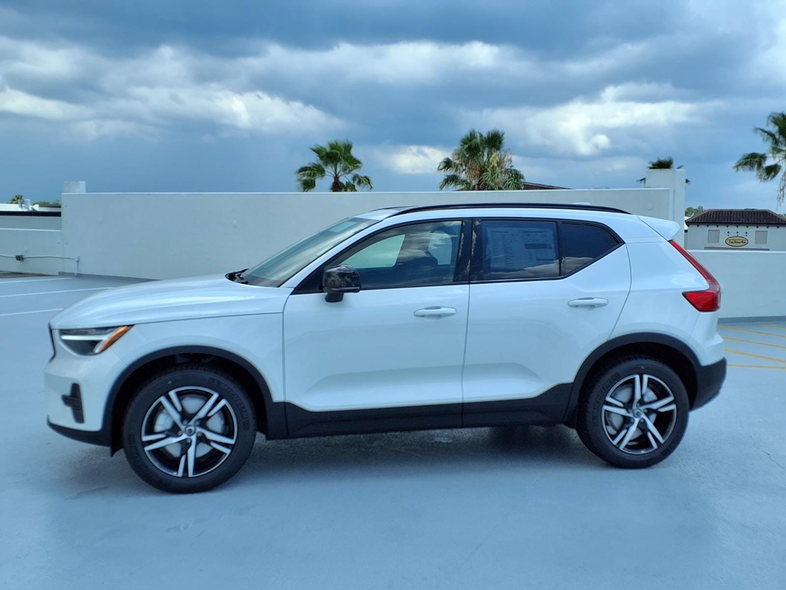 New 2026 Volvo XC40 B5 Core AWD/4WD image 4